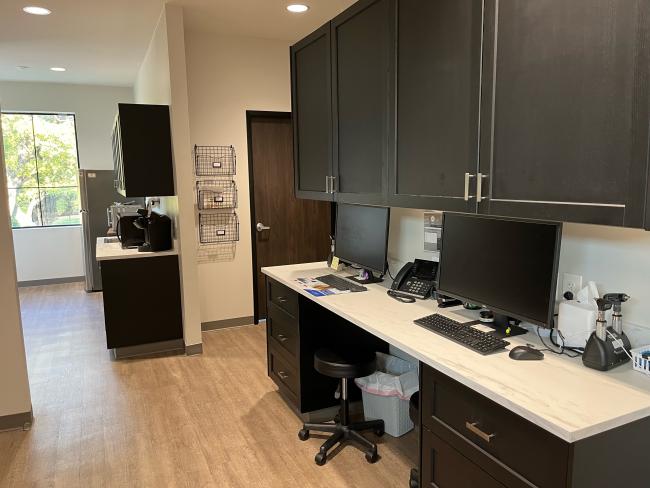 Heritage Oaks Workdesk